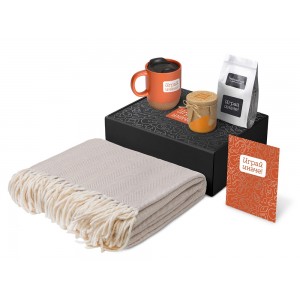 Подарочный набор Re:y. Nest с пледом, кружкой и вареньем