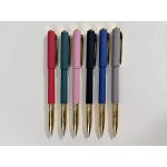 Ручка пластиковая шариковая Parliament, 0,7 мм, синие чернила, черный/золотистый